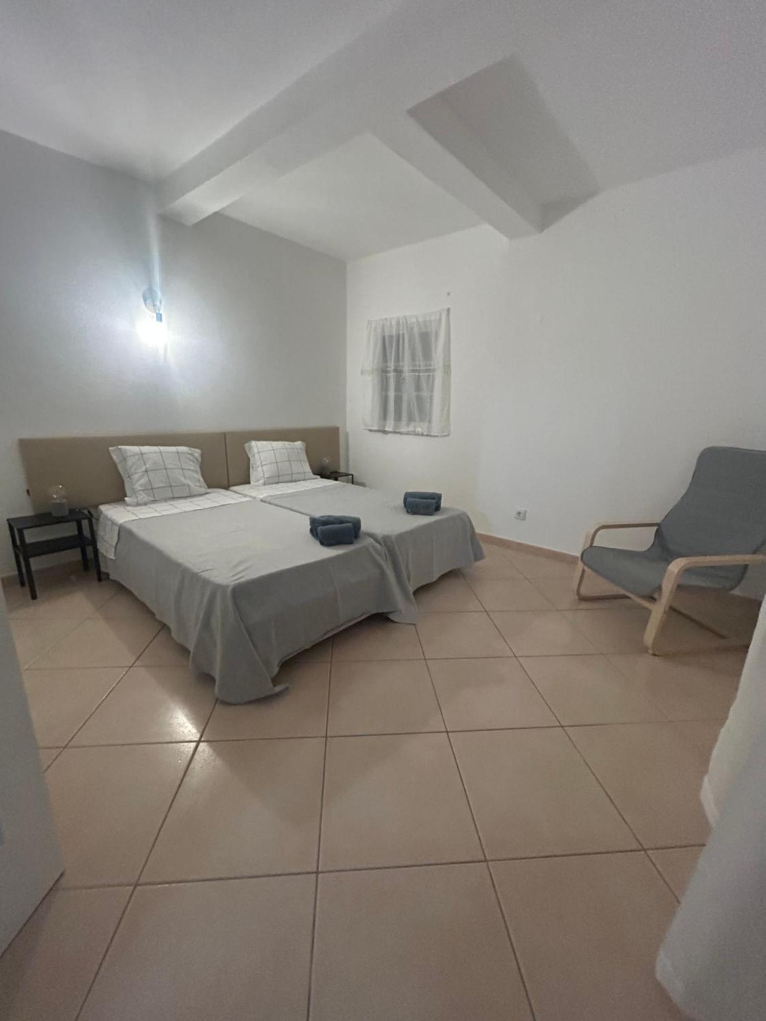 Travellers Guesthouse Lagos Buitenkant foto